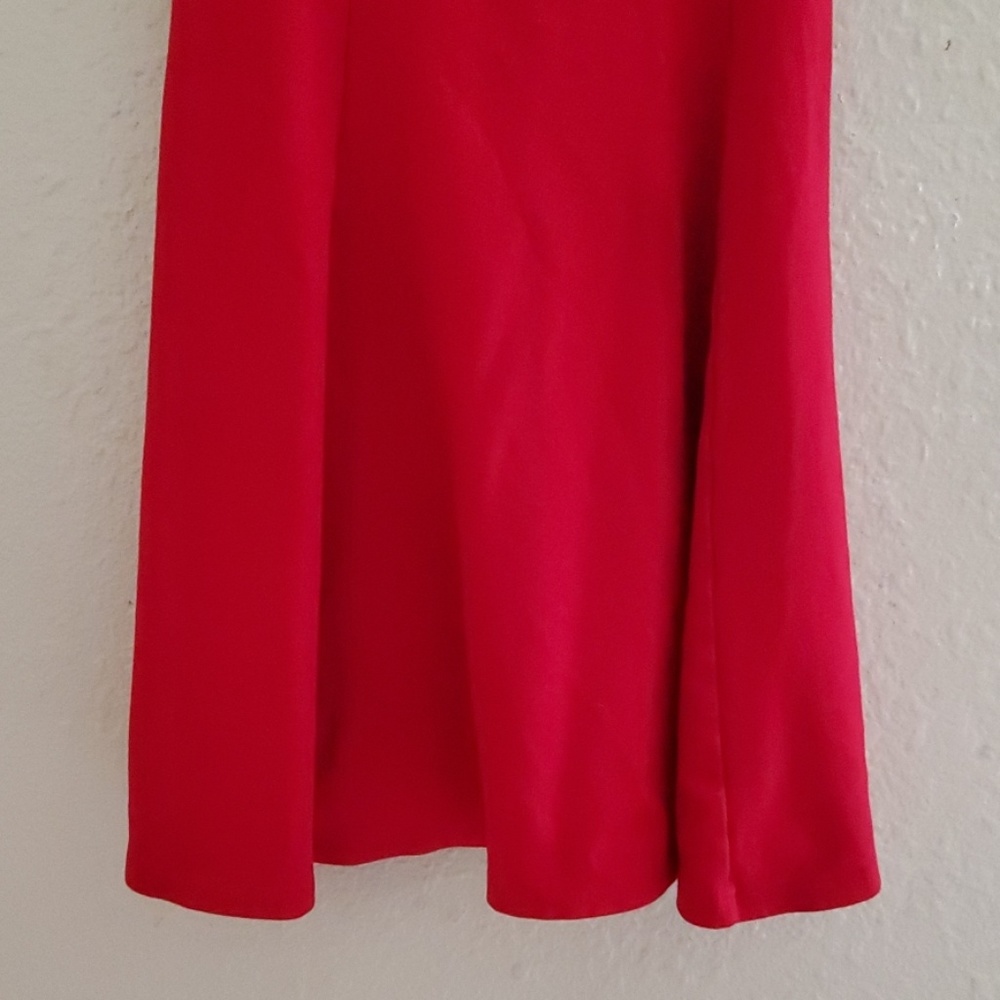 Red dress - Picture 3 of 5